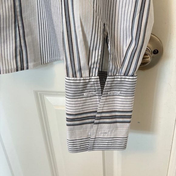 Women’s size 16 French cuff button down shirt by i.e. - Picture 5 of 7